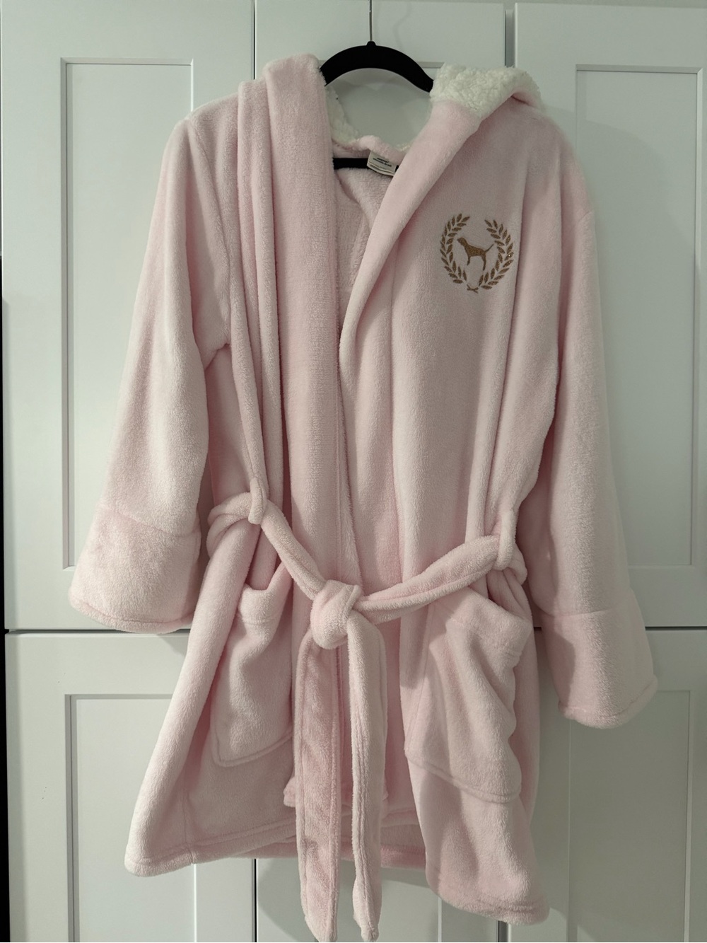 PINK Victoria's Secret Plush Hooded Robe in Light Pink with Gold Emblem
